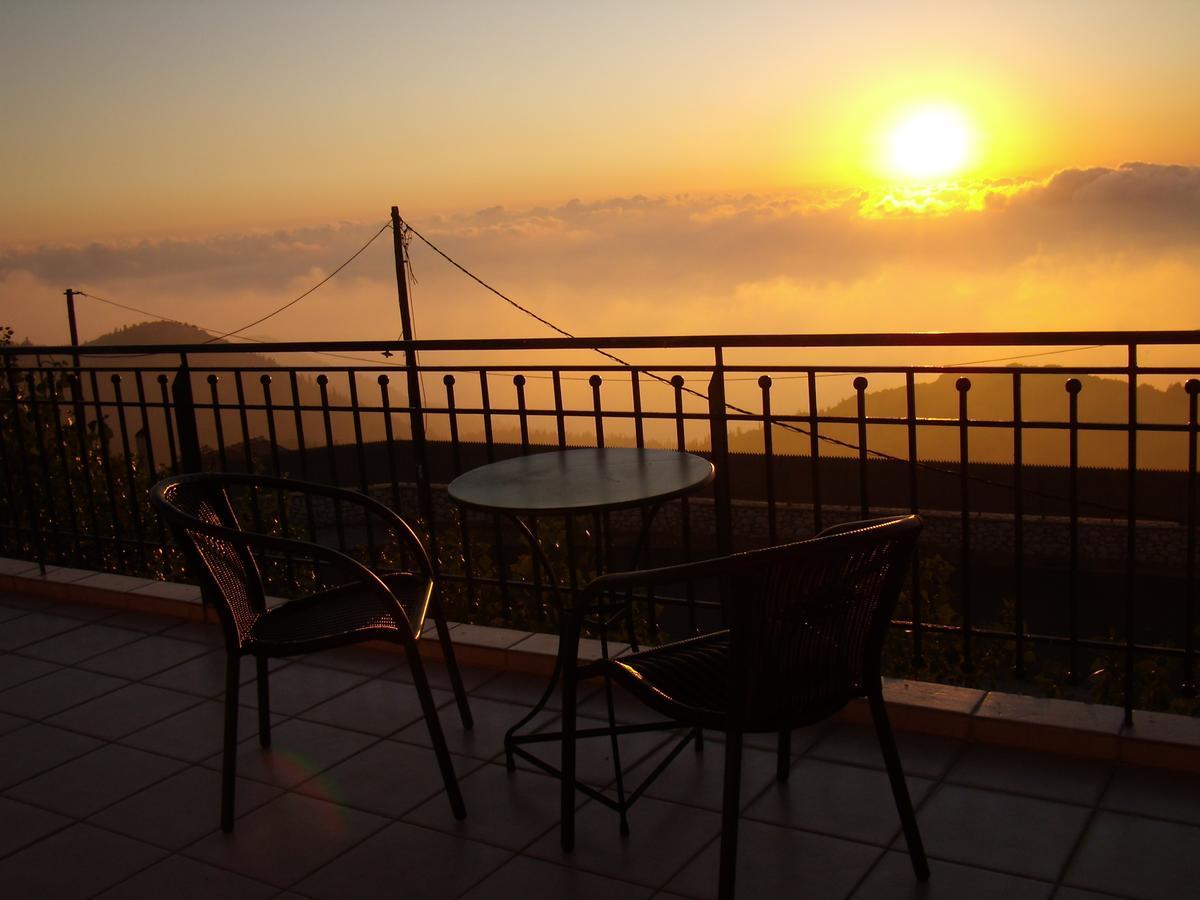 Zephyros Rooms And Apartments Drymon Esterno foto