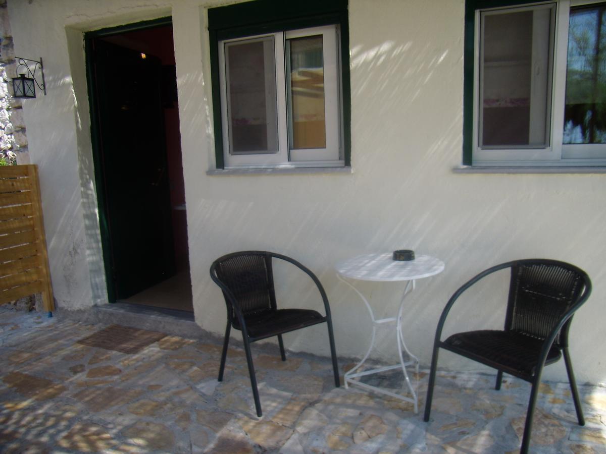 Zephyros Rooms And Apartments Drymon Esterno foto