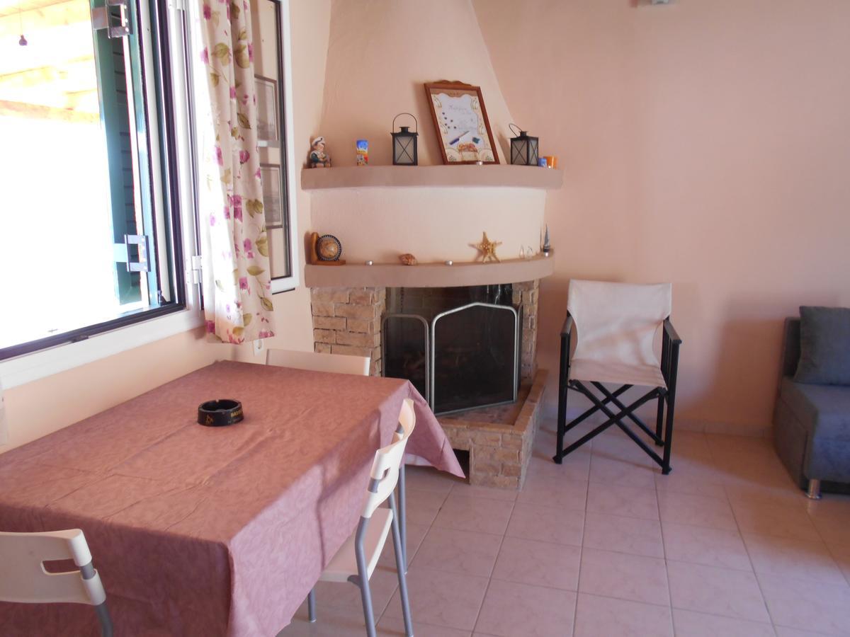 Zephyros Rooms And Apartments Drymon Esterno foto