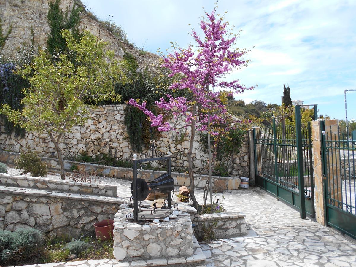 Zephyros Rooms And Apartments Drymon Esterno foto