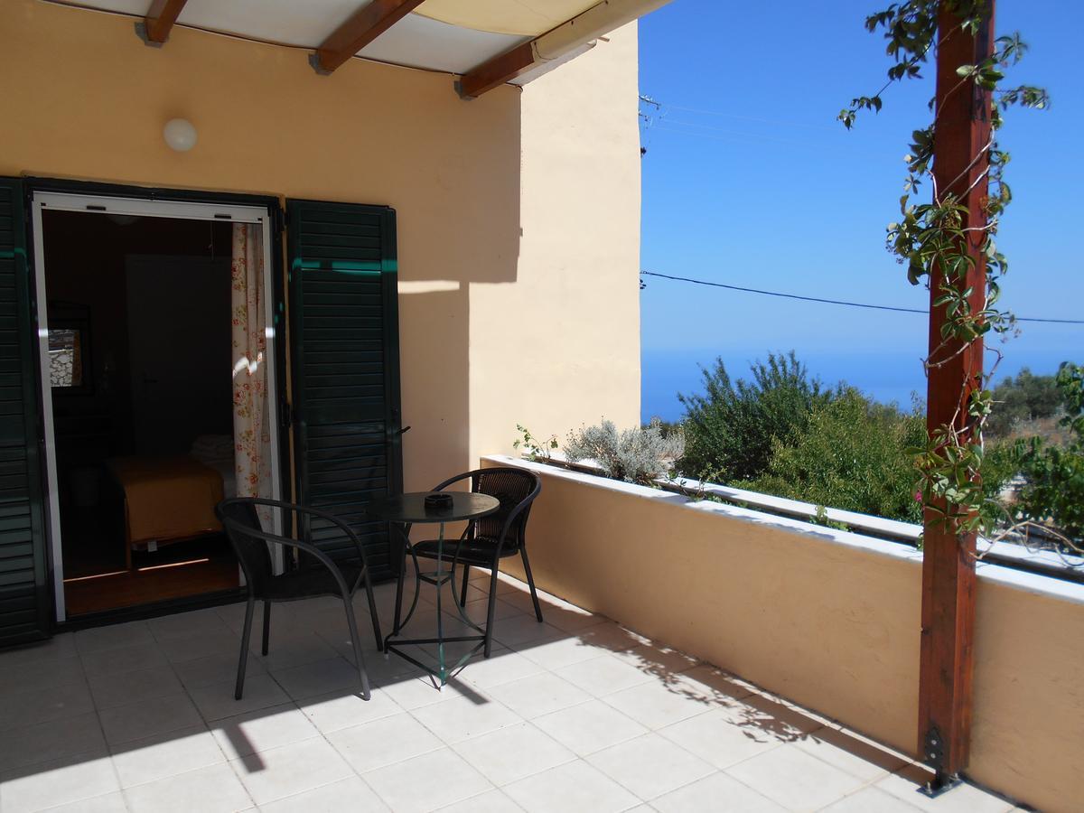 Zephyros Rooms And Apartments Drymon Esterno foto