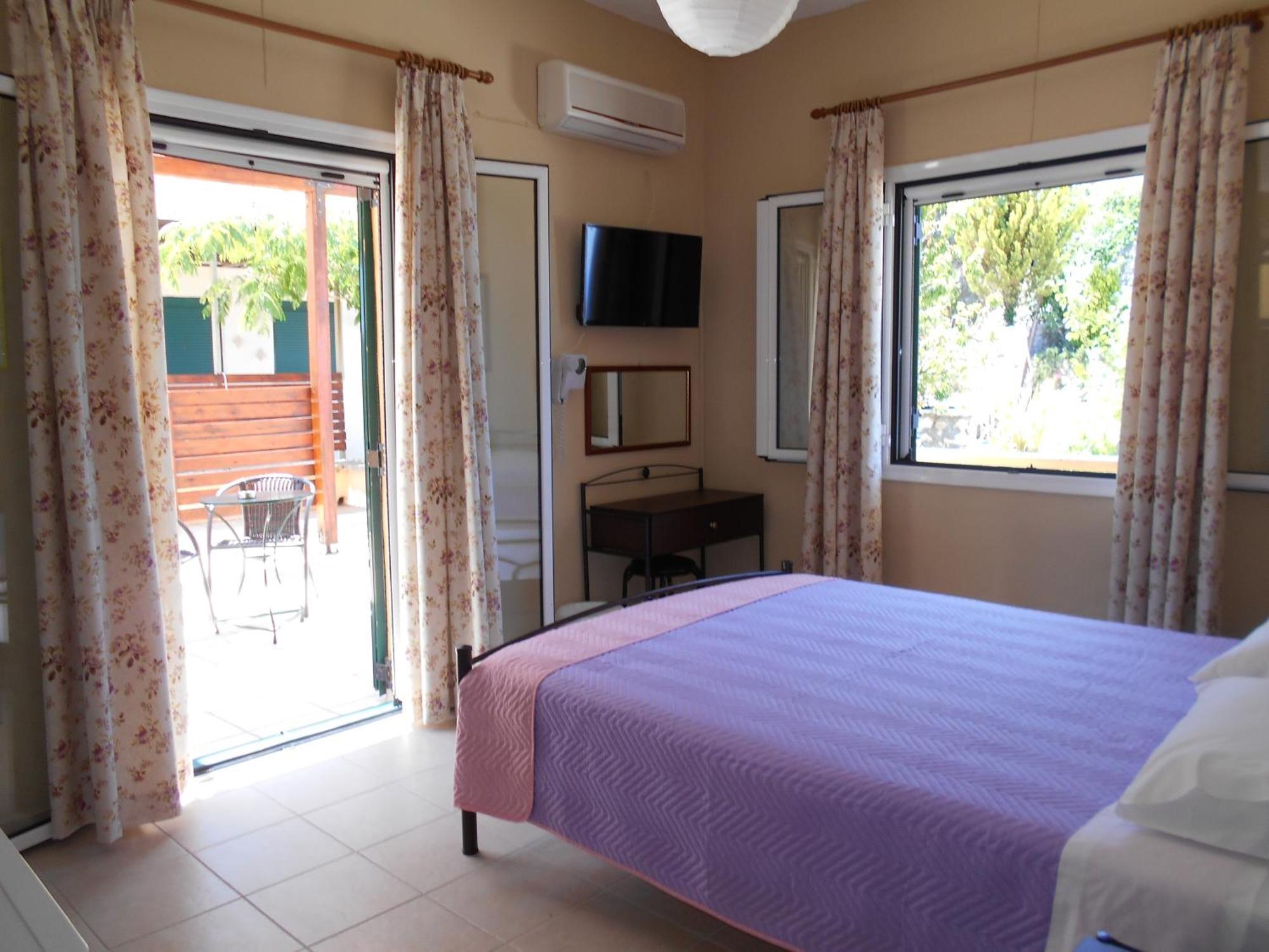 Zephyros Rooms And Apartments Drymon Esterno foto